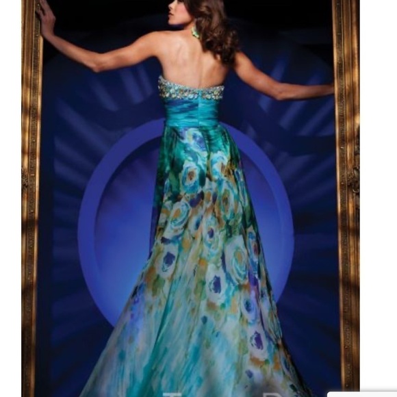 Tony Bowls Dramatic Floral Print Chiffon Formal Dress. Size 0 - Picture 3 of 15